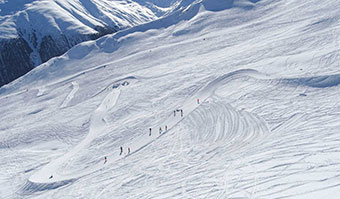 allestimento pista da sci snowboard The Cave - Carosello3000_3