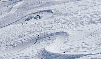 allestimento pista da sci snowboard The Cave - Carosello3000_6