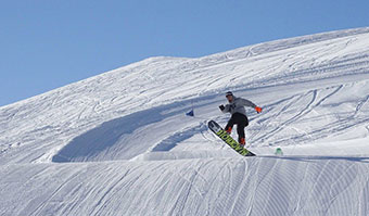 allestimento pista da sci snowboard The Cave - Carosello3000_9
