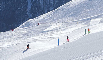 allestimento pista da sci snowboard The Cave - Carosello3000