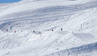 allestimento pista da sci snowboard The Cave - Carosello3000