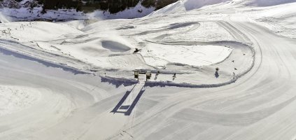 allestimento pista da sci snowboard The Cave - Carosello3000_1