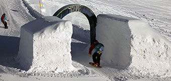 allestimento pista da sci snowboard The Cave - Carosello3000_2