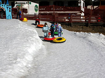 Zeraty Neve Tubo-Tubo Heavy Duty Gonfiabile della Neve per Bambini e Adulti Ideale per Winter Fun 